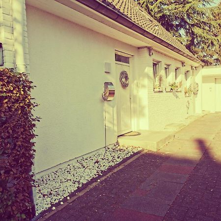 "Maison Blanche" - Das Gemuetliche Garten-Apartment Zwischen Koeln Und Duesseldorf Grevenbroich Exterior foto