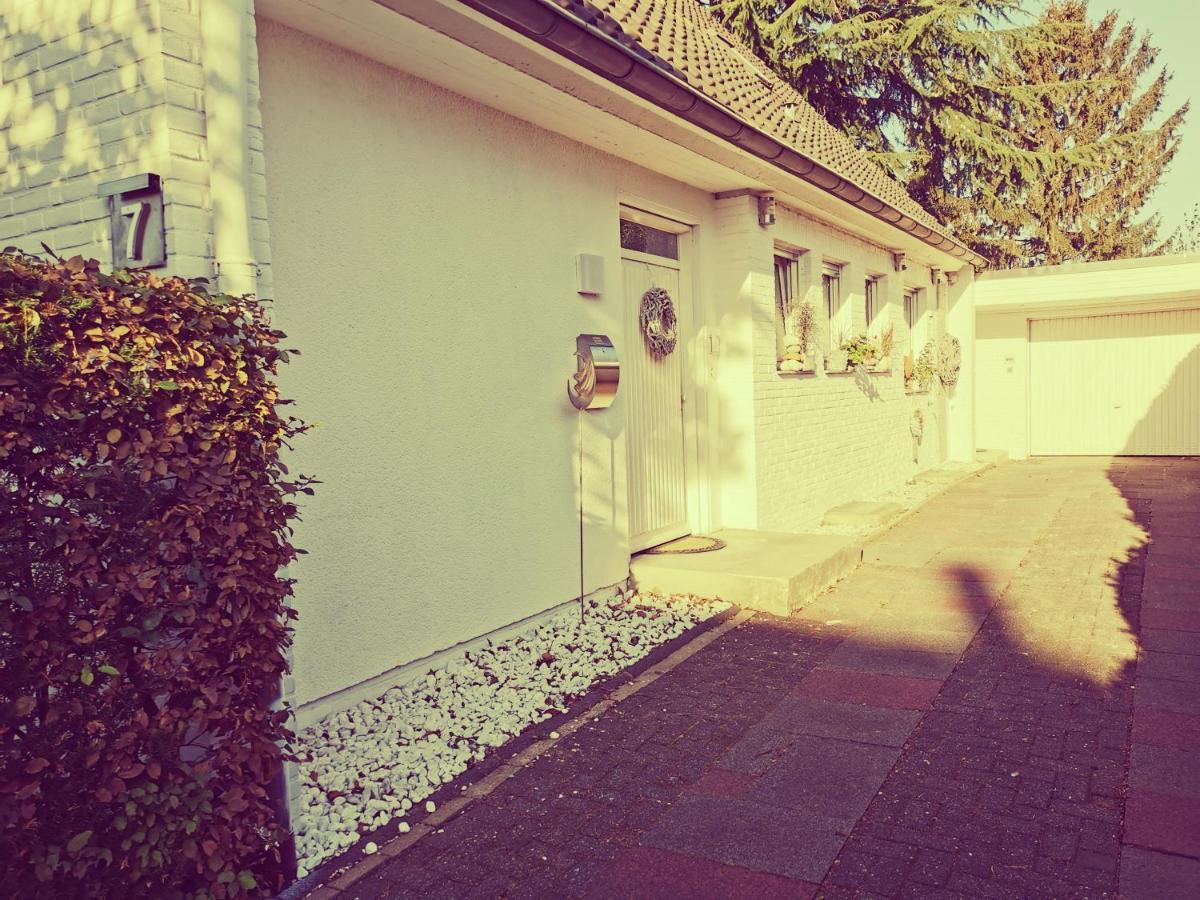 "Maison Blanche" - Das Gemuetliche Garten-Apartment Zwischen Koeln Und Duesseldorf Grevenbroich Exterior foto